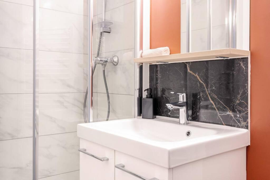 Charmant 2 Pieces, 2 Couchages Sejour Glamour Apartment อาเมียงส์ ภายนอก รูปภาพ